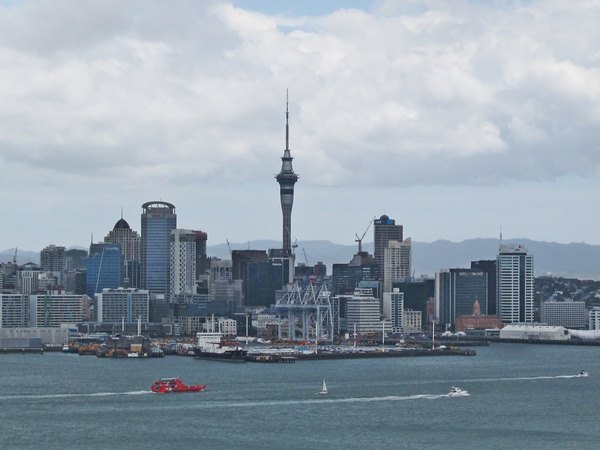 Auckland'ın Uzaktan Görünüşü