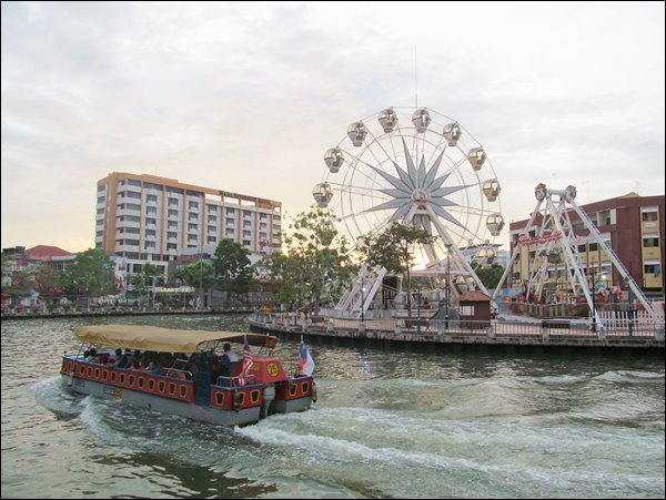 Melaka Nehri Botları - Malezya