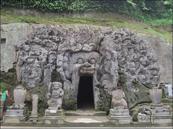 Ubud-Goa-Gajah-Fil-Tapinagi