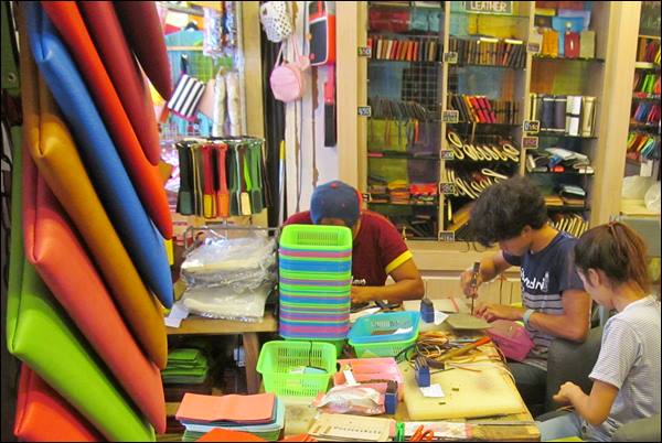El Yapımı Çantalar, Chatuchak Hafta Sonu Pazarı, Bangkok
