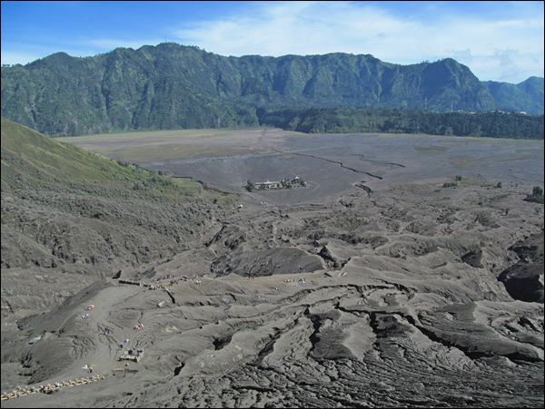 Bromo Yanardağı'nın Krateri Üzerinden Görünüş, Endonezya