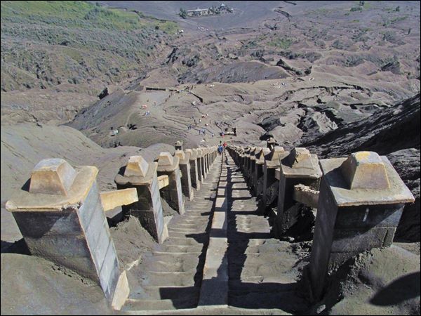 Merdivenler, Bromo Yanardağı