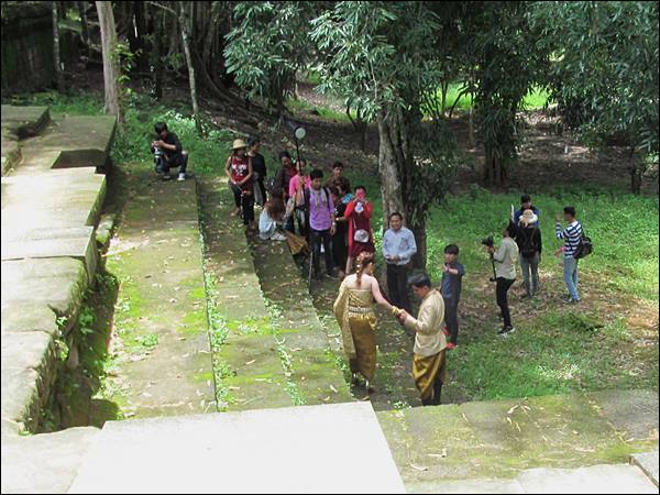Tapınakta Düğün Fotoğrafı, Kamboçya