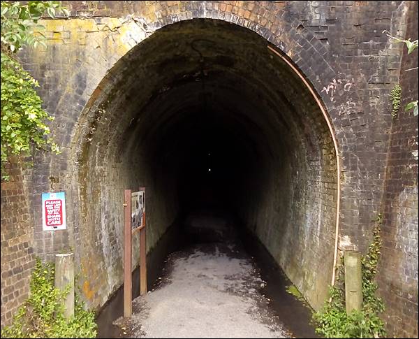 Tren Tüneli Yürüyüşü Gezim - Karangahake Gorge