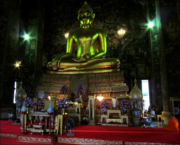 Phra Si Sakyamuni - Wat Suthat Tapınağı Gezi Yazısı, Tayland Tapınak Rehberi