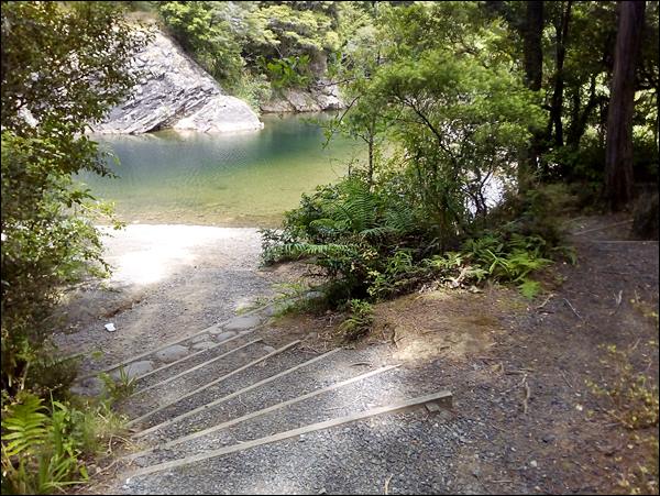 Hoffman's Pool (Hoffman Havuzu), kauaeranga vadisi