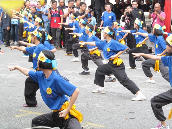 wushu aslan ve ejderha dansı festivali