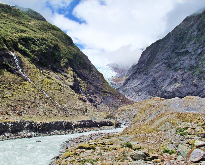 Franz Josef Buzulu'nun Eriyen Suları - Yeni Zelanda Buzul Nehri