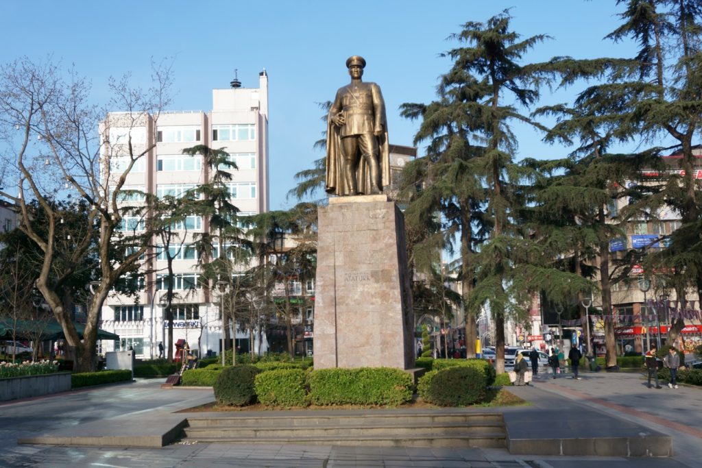 Trabzon Meydan Parkı - Trabzon Gezi Rehberi
