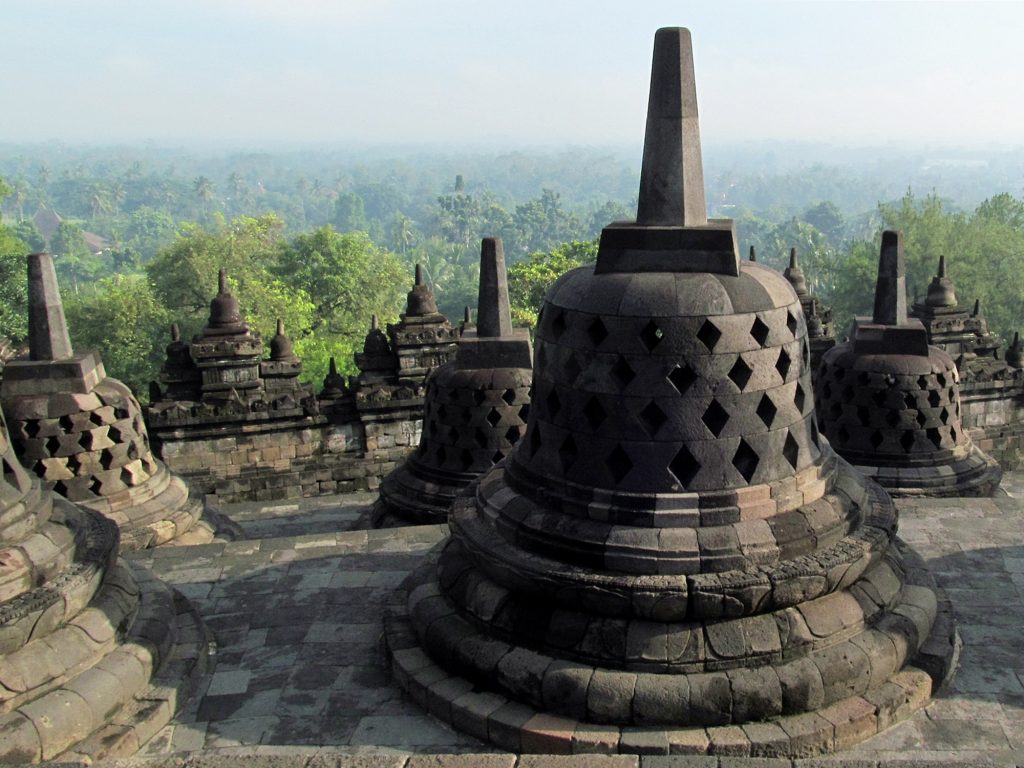 Borobudur Tapınağı Stupaları - Endonezya Gezi Rehberi