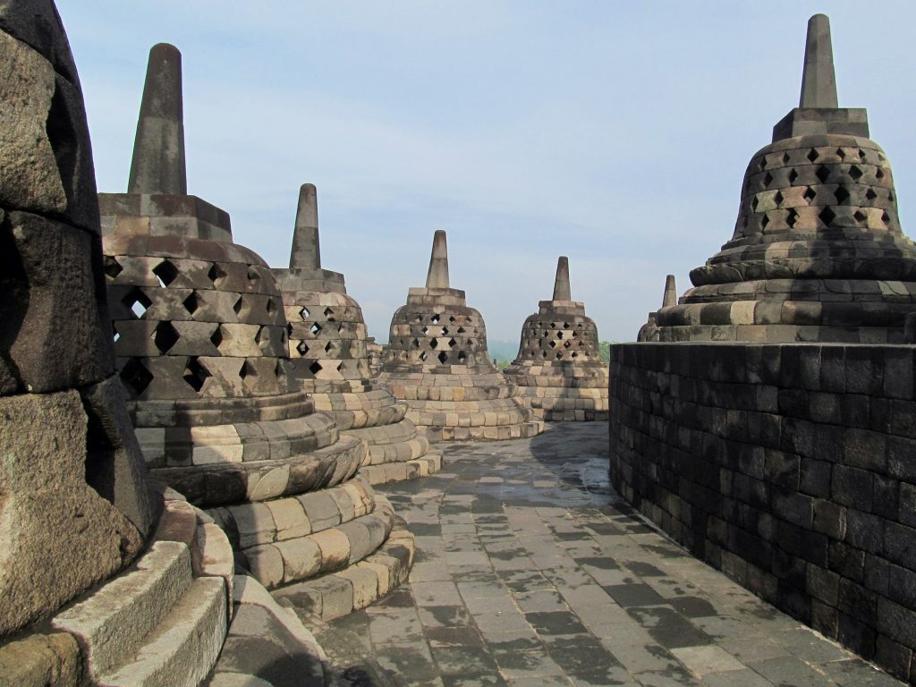 Borobudur Tapınağı'ndaki Stupalar - Endonezya'da Gezilecek Yerler