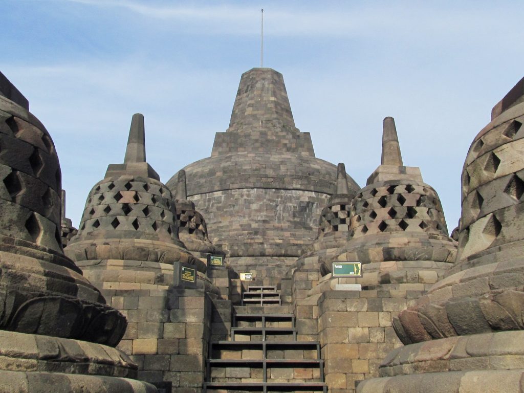 Borobudur Tapınağı'nın İlginç Stupaları - Endonezya Gezi Notları