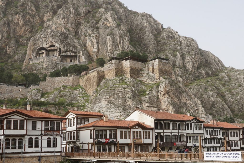 Kral Kaya Mezarları ve Kızlar Sarayı Ören Yeri - Amasya Turu